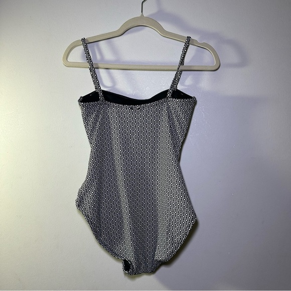 DKNY Woman’s One Piece Bandeau Maillot
Swimsuit Tummy Control Size Medium - Picture 2 of 9